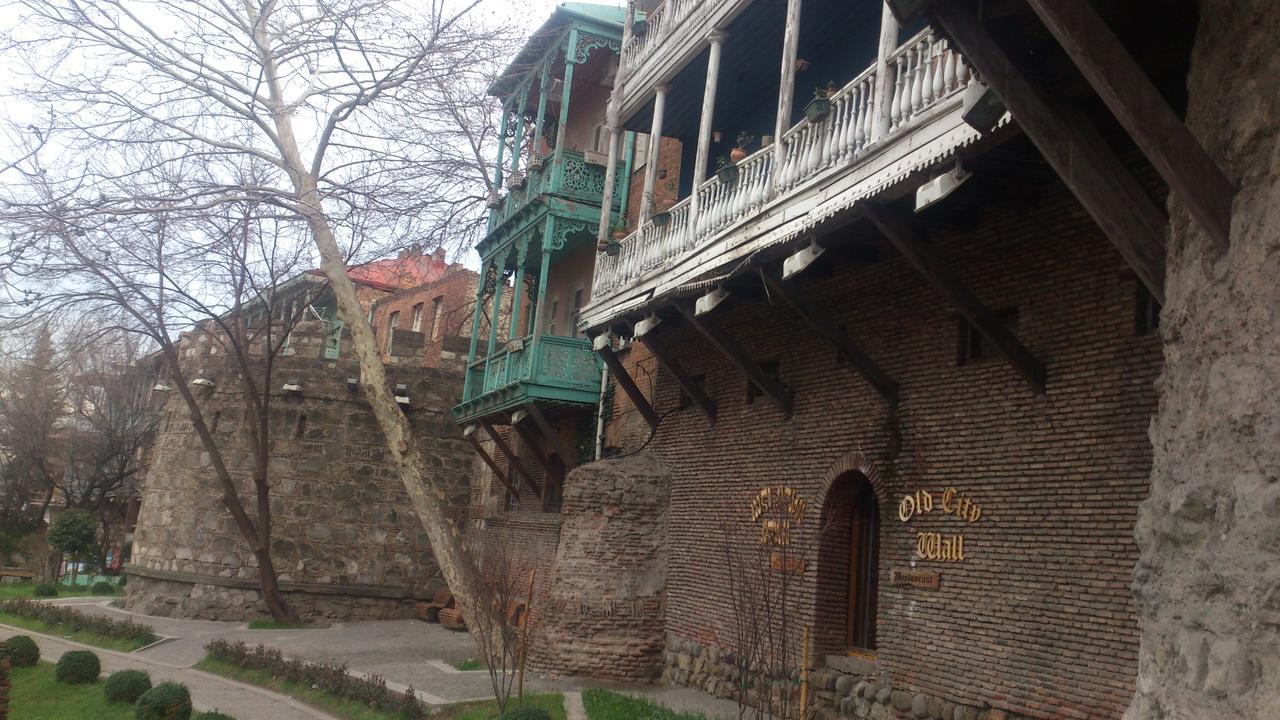 Guest House Madonna Tiflis Exterior foto